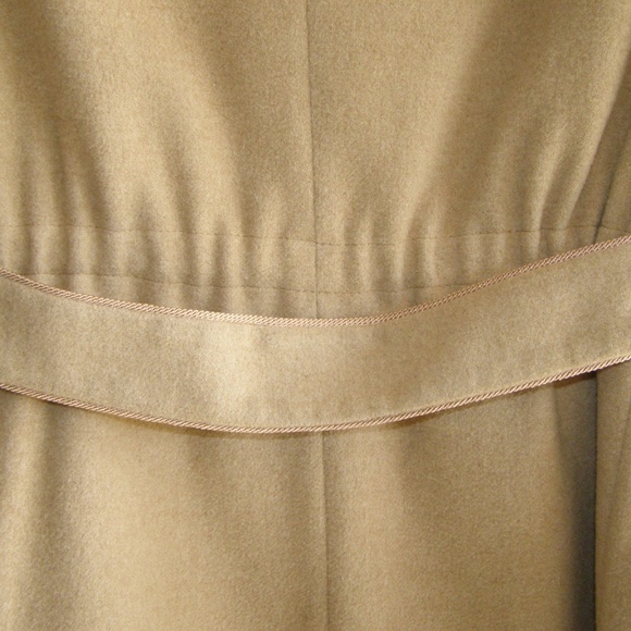 Reposh Vintage Fleurette 100% Camel Hair Long Coat belted - Picture 6 of 7